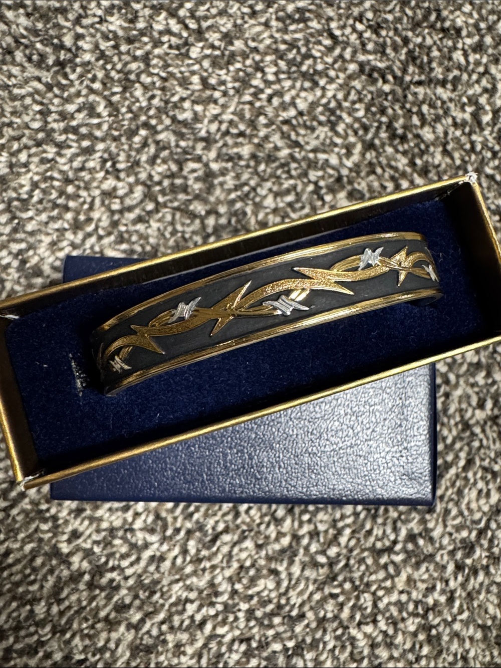 Montana Silversmiths Black and Gold Bangle women’s bracelet, vintage, nwot